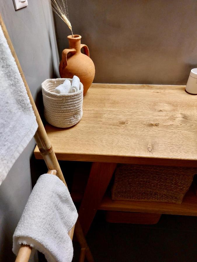 Christina-Anna Athens City Center Walking Distance To Everywhere And Acropolis, In One Of The Most Favorable Locations By National Gardens And Zoo, Hellenic Parliament In Syntagma And Stylish Exquisite Kolonaki Cozy Renovated Apartment ภายนอก รูปภาพ