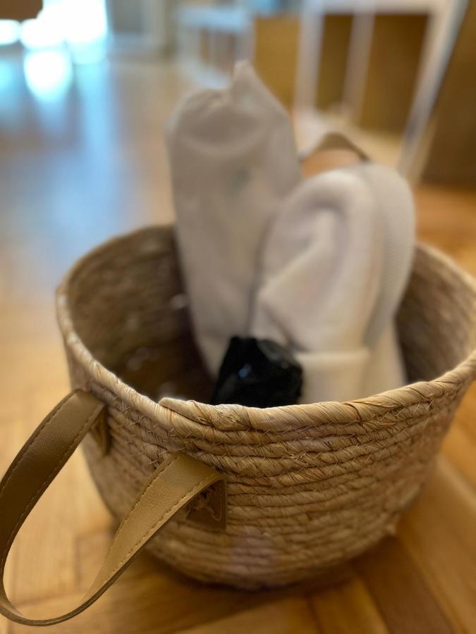 Christina-Anna Athens City Center Walking Distance To Everywhere And Acropolis, In One Of The Most Favorable Locations By National Gardens And Zoo, Hellenic Parliament In Syntagma And Stylish Exquisite Kolonaki Cozy Renovated Apartment ภายนอก รูปภาพ