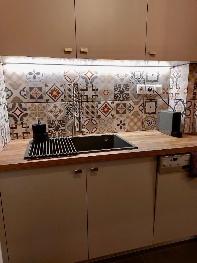 Christina-Anna Athens City Center Walking Distance To Everywhere And Acropolis, In One Of The Most Favorable Locations By National Gardens And Zoo, Hellenic Parliament In Syntagma And Stylish Exquisite Kolonaki Cozy Renovated Apartment ภายนอก รูปภาพ